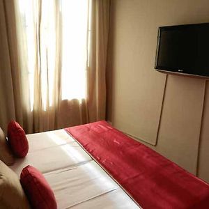 Suite à 2 Chambres à Coucher